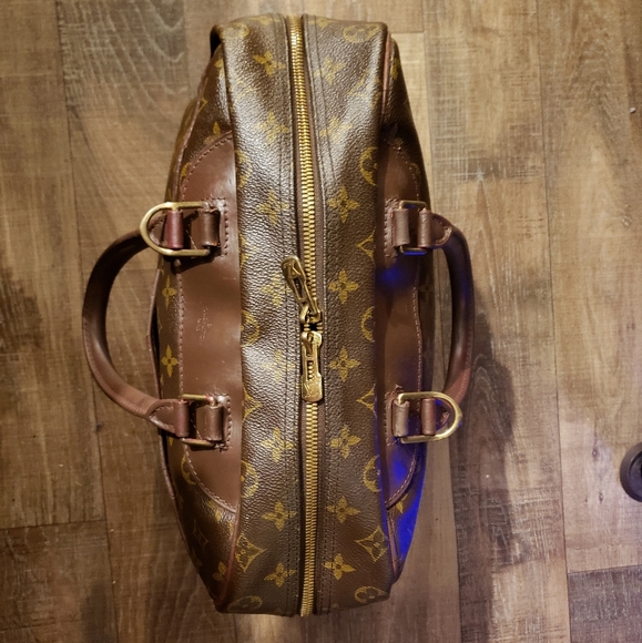 Louis Vuitton Deauville Handbag - Picture 3 of 8